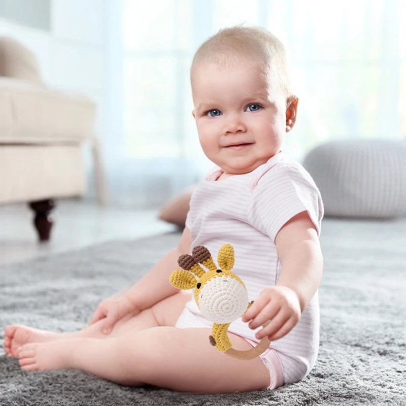 Babs&Bo Rustgevende Baby Rammelaar – Duurzaam Hout & Stof